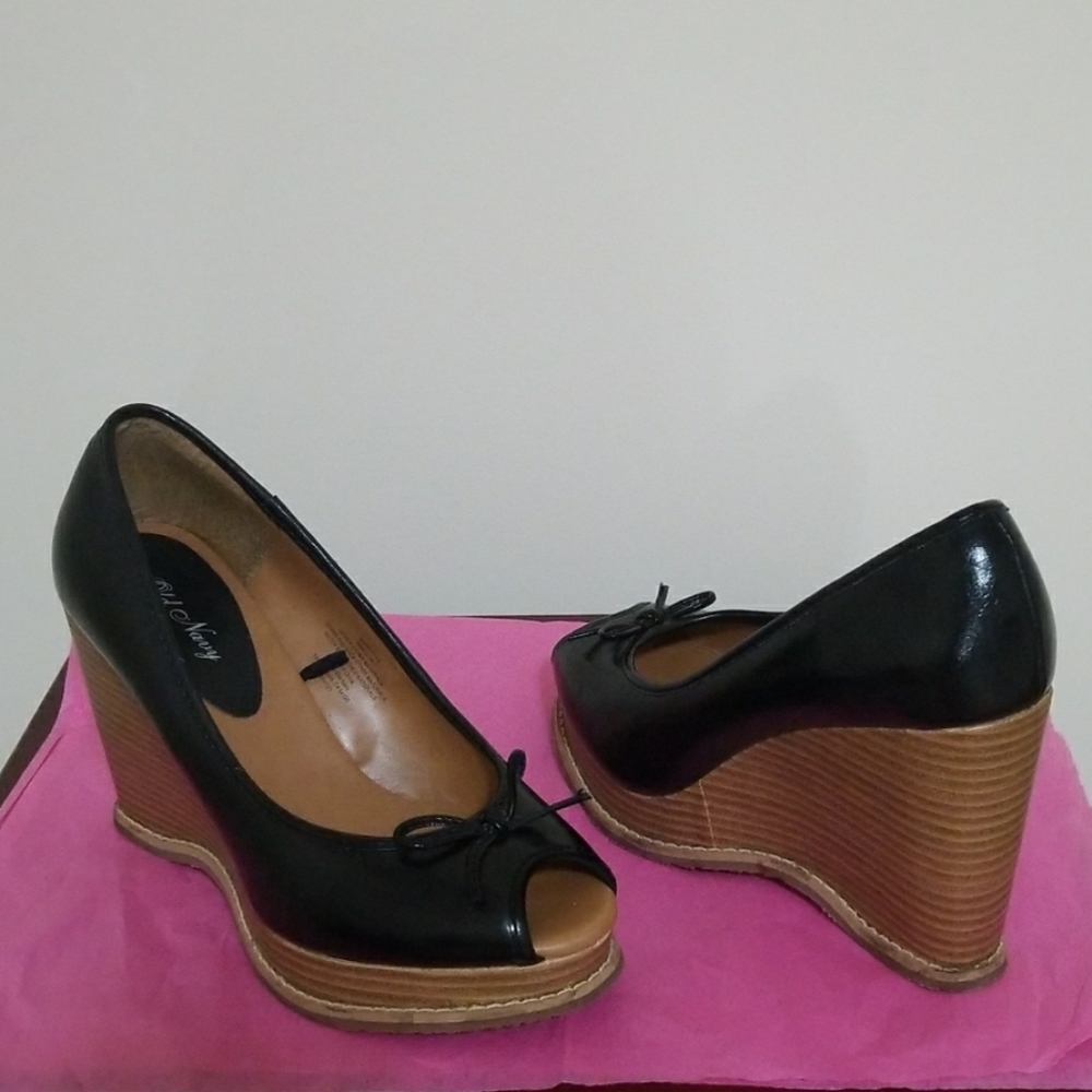 Old Navy Wedge heels open toe shoes